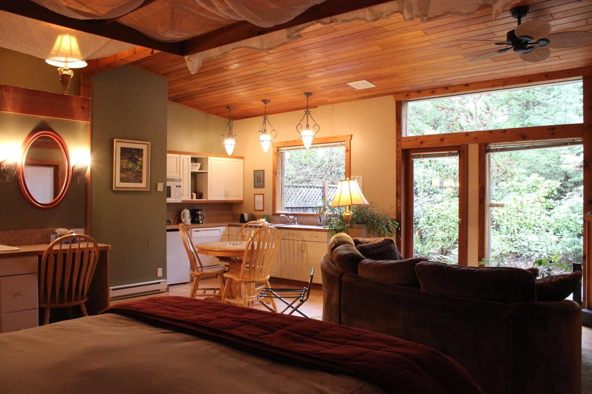 Sea Star Suites Tofino Esterno foto