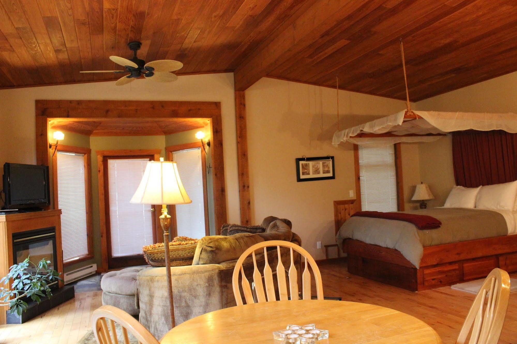 Sea Star Suites Tofino Esterno foto